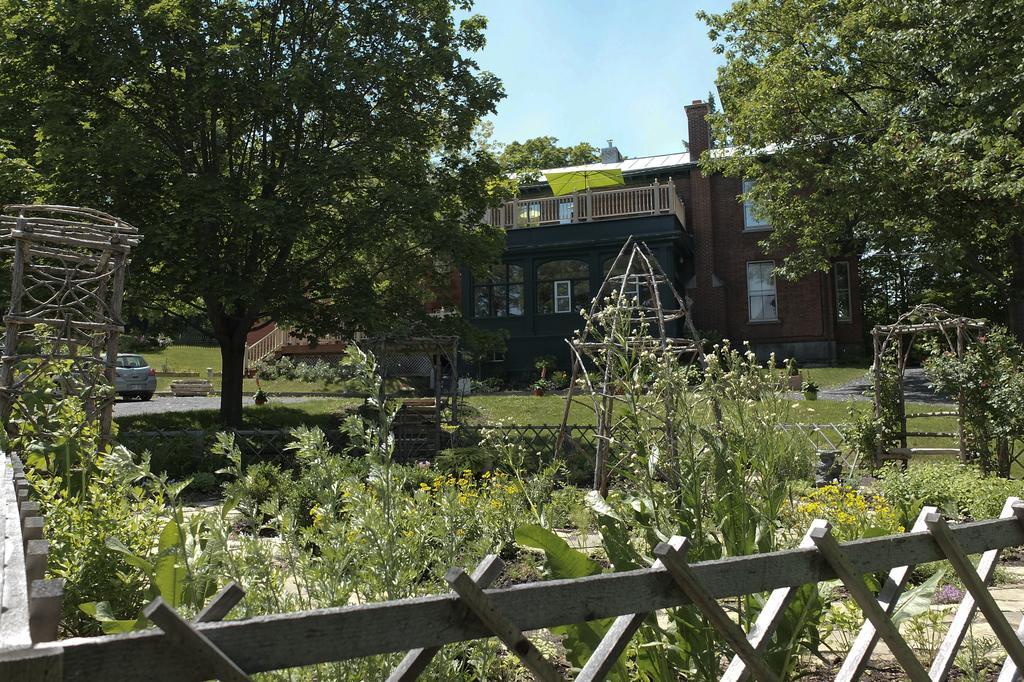 Ile De Garde B&B Sherbrooke Exterior photo